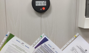 Термогигрометр THB1 в лаборатории