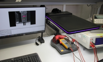 Камера с подсветкой и защитой от бликов для машинного зрения